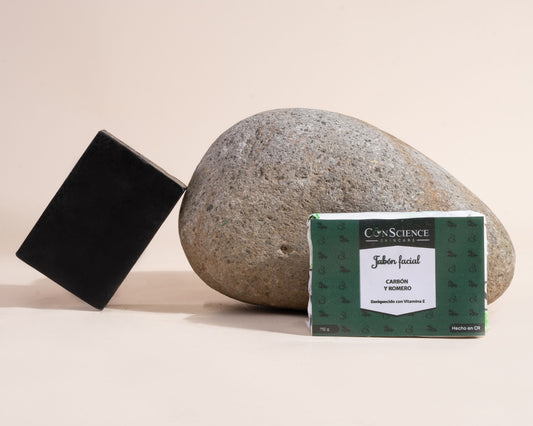 Jabón de Carbón Activado y Romero